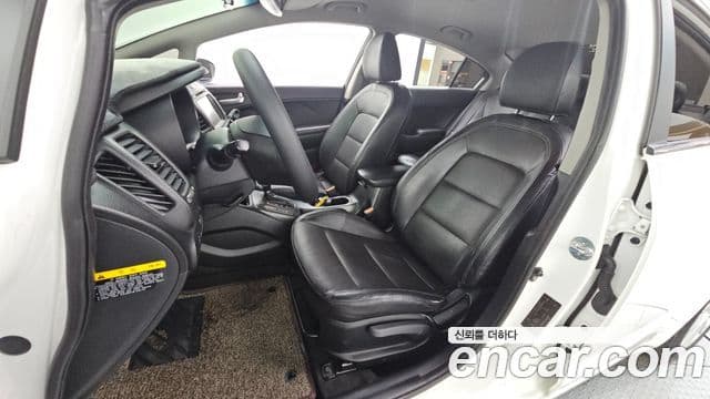 Kia K3 Trendy, 2015 10