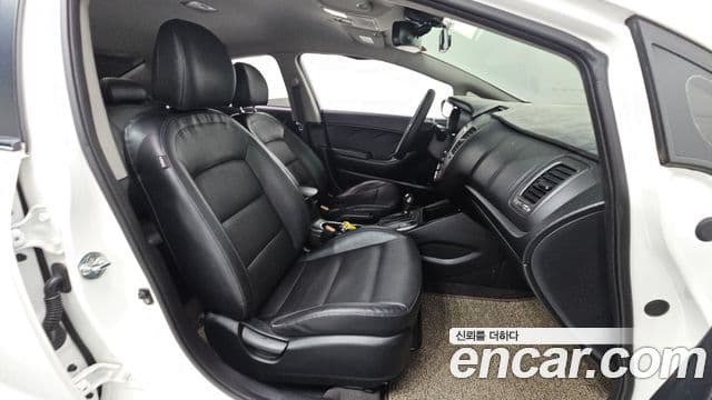 Kia K3 Trendy, 2015 11