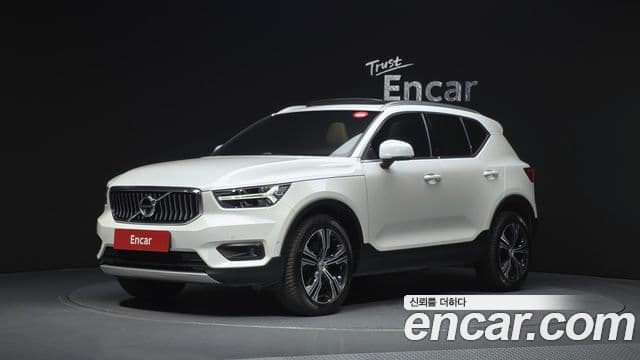 Volvo XC40 B4 Inscription, 2022 1