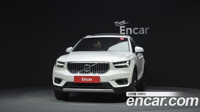 Volvo XC40 B4 Inscription, 2022 3