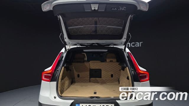 Volvo XC40 B4 Inscription, 2022 19