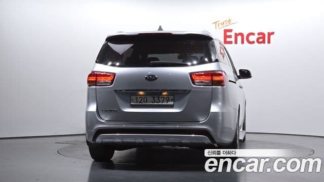 Kia All New Carnival Prestige, 2015 4