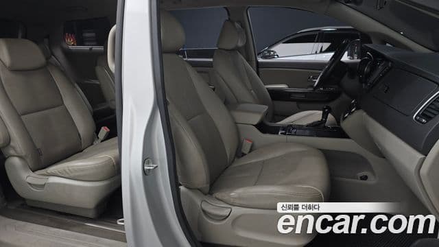 Kia All New Carnival Prestige, 2015 10