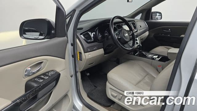 Kia All New Carnival Prestige, 2015 11