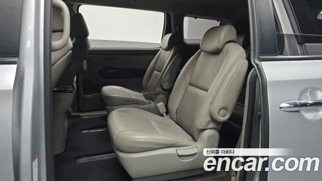 Kia All New Carnival Prestige, 2015 12