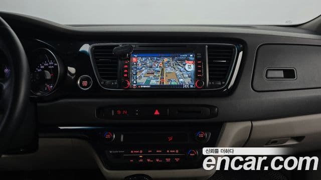 Kia All New Carnival Prestige, 2015 15