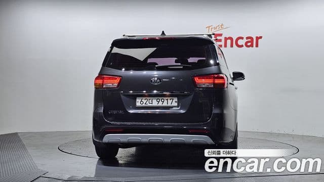 Kia All New Carnival Prestige, 2018 4