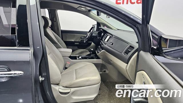 Kia All New Carnival Prestige, 2018 11