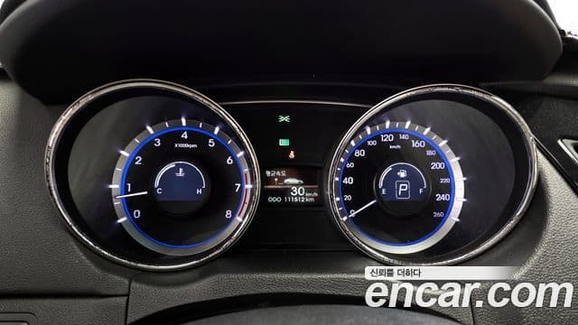 Hyundai YF Sonata LPI Deluxe, 2012 8