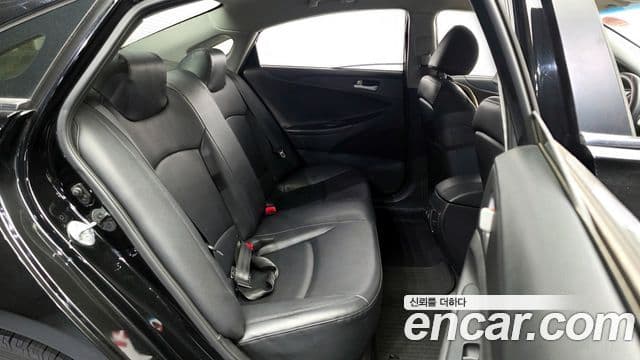 Hyundai YF Sonata LPI Deluxe, 2012 12