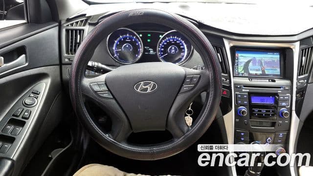 Hyundai YF Sonata LPI Deluxe, 2012 13