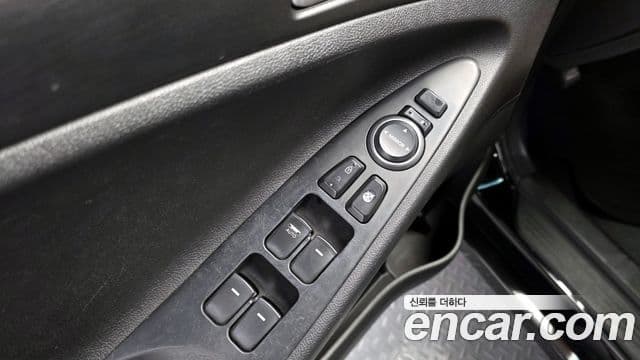 Hyundai YF Sonata LPI Deluxe, 2012 17