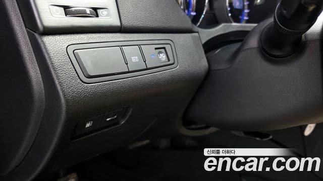 Hyundai YF Sonata LPI Deluxe, 2012 19