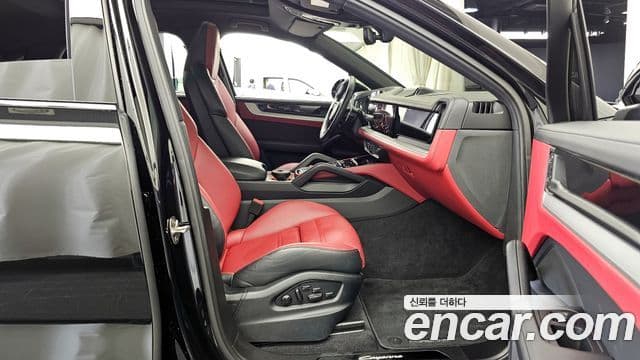 Porsche Cayenne (PO536) 3.0 купе, 2024 11