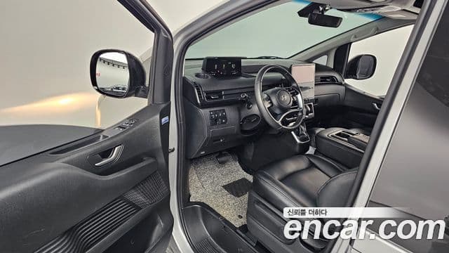 Hyundai Staria Modern, 2025 10