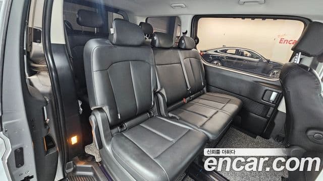 Hyundai Staria Modern, 2025 12