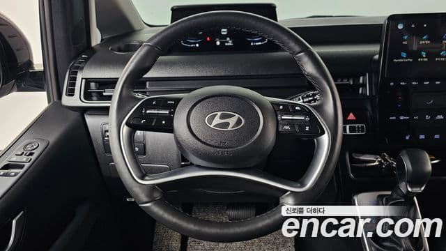 Hyundai Staria Modern, 2025 13