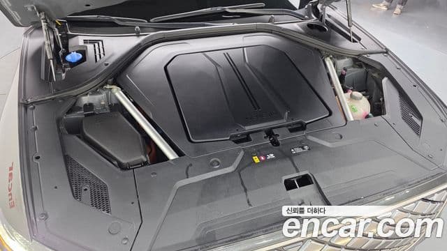 Genesis electrified GV70 e-AWD, 2022 6