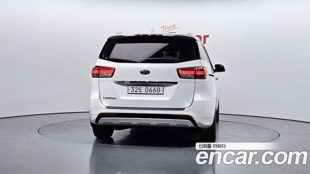 Kia All New Carnival Prestige, 2016 4
