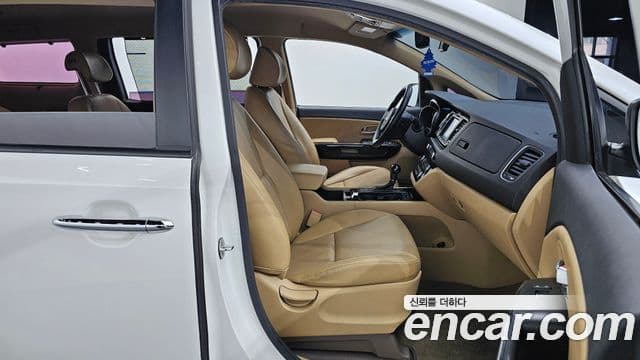 Kia All New Carnival Prestige, 2016 10