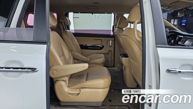Kia All New Carnival Prestige, 2016 12