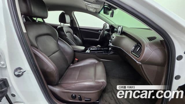 Kia 스팅어 Platinum, 2018 10