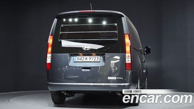 Hyundai Staria Modern, 2025 4