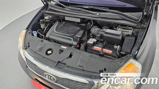 Kia Carnival R Premium, 2012 6