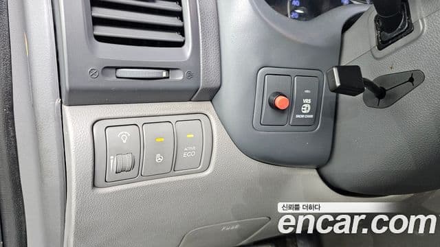 Kia Carnival R Premium, 2012 17