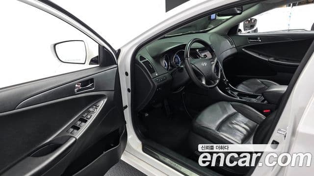 Hyundai YF Sonata LPI top, 2012 11