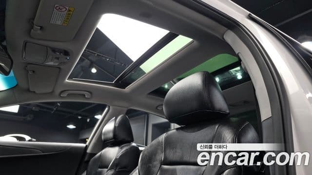 Hyundai YF Sonata LPI top, 2012 16