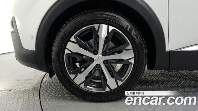 Peugeot 5008 2세대 1.5 BlueHDi GT Line, 2021 все фото