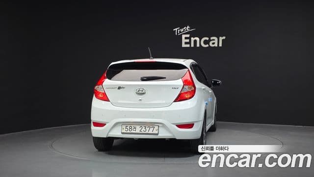 Hyundai Accent(новый кузов / новое поколение) Premium, 2015 4