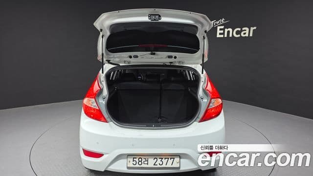 Hyundai Accent(новый кузов / новое поколение) Premium, 2015 20