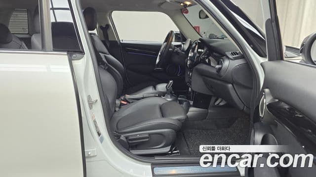 Mini Cooper 3세대, 2023 11