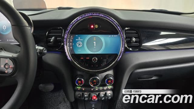 Mini Cooper 3세대, 2023 14