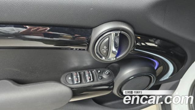 Mini Cooper 3세대, 2023 18