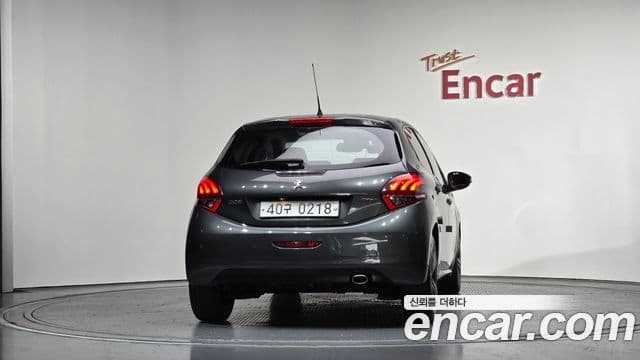 Peugeot 208 1.6 BlueHDi GT Line 5도어, 2017 4