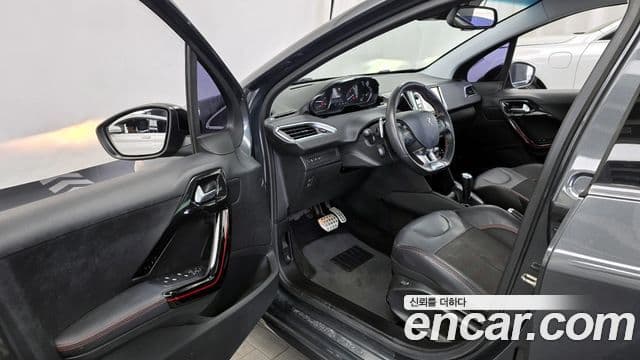 Peugeot 208 1.6 BlueHDi GT Line 5도어, 2017 10