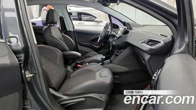 Peugeot 208 1.6 BlueHDi GT Line 5도어, 2017 11