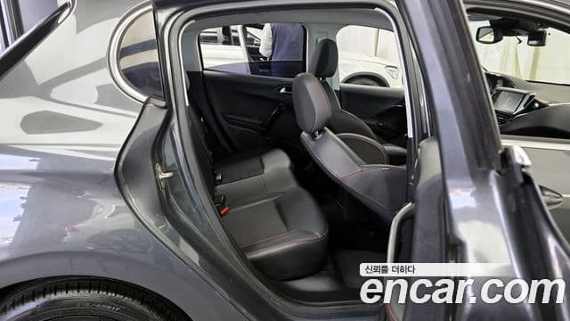 Peugeot 208 1.6 BlueHDi GT Line 5도어, 2017 12