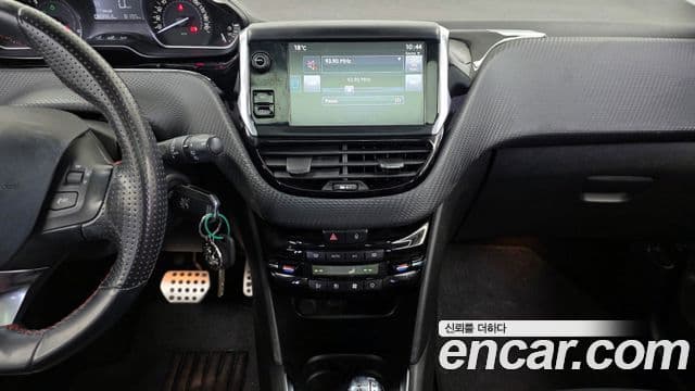 Peugeot 208 1.6 BlueHDi GT Line 5도어, 2017 14