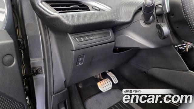 Peugeot 208 1.6 BlueHDi GT Line 5도어, 2017 17