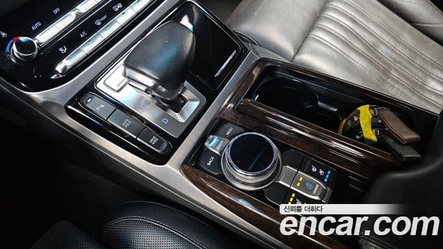 Genesis EQ900 Luxury, 2016 9