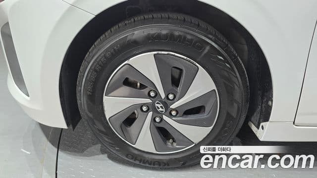 Hyundai Ioniq гибрид, 2016 все фото