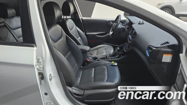 Hyundai Ioniq гибрид, 2016 10