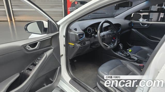 Hyundai Ioniq гибрид, 2016 11