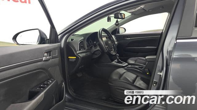 Hyundai Avante AD 1.6 GDI Value Plus, 2018 10