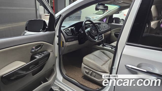 Kia All New Carnival Noblesse, 2016 10