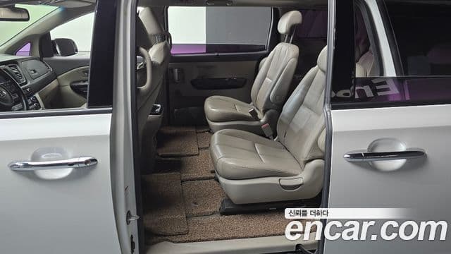 Kia All New Carnival Noblesse, 2016 11